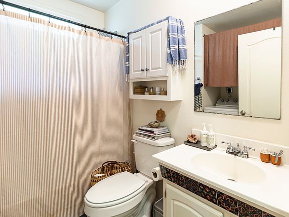 4th image of 714 Peques St #B