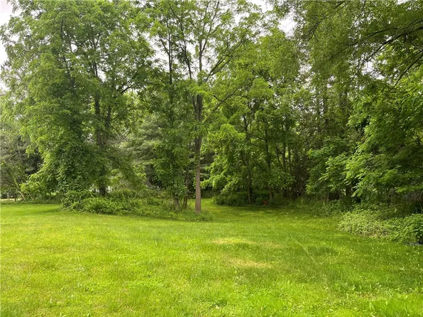 31 E Park Rd #75, Pittsford, NY 14534