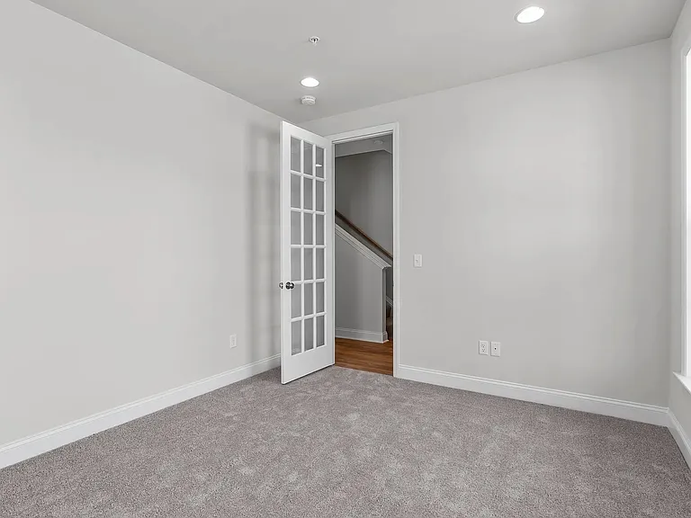 3088 Egreton Rd — Photo 14