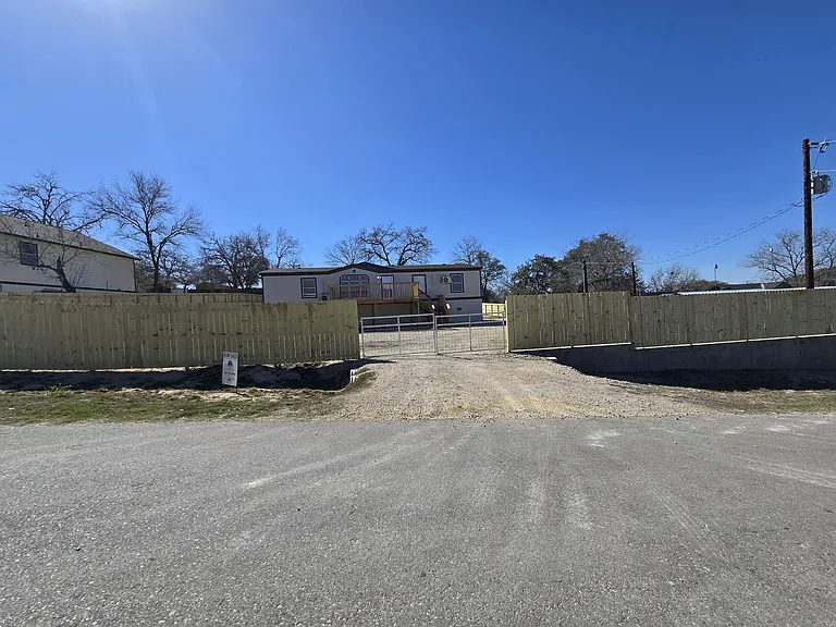 145 Sandy Ridge Dr — Photo 8