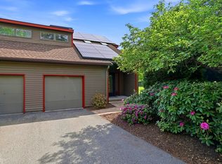 401 Fairway Vlg #401, Leeds, MA 01053