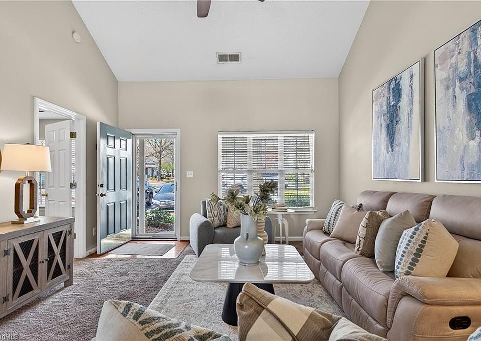 1st image of 96 Tannenbaum Cir
