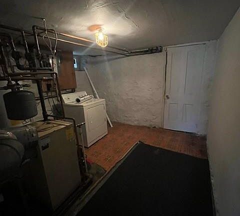 3rd image of 135 Ridge St