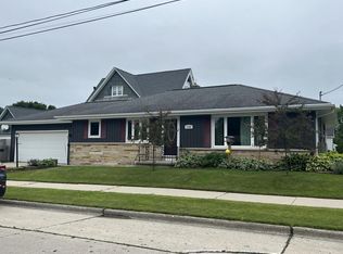 1345 N 16th St, Manitowoc, WI 54220