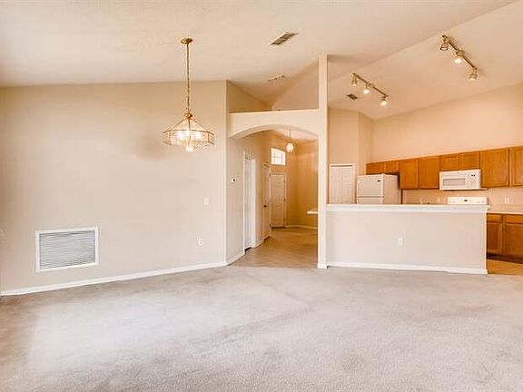 5th image of 1190 Creekview Ct