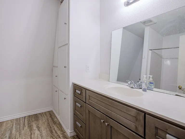 108 Russell Rd — Photo 15
