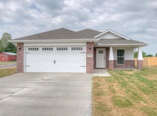 2021 Eagle Dr, Neosho, MO 64850
