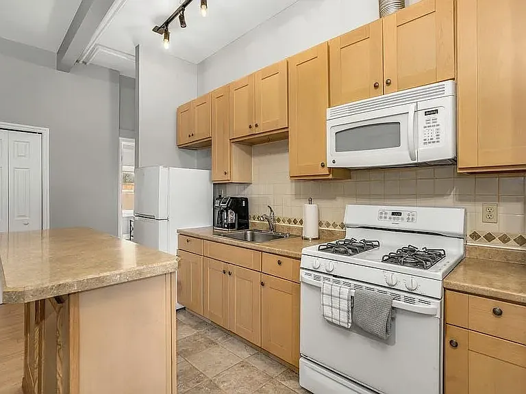 4307 SW Myrtle St — Photo 4