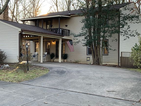2nd image of 16210 Dartmoor Dr