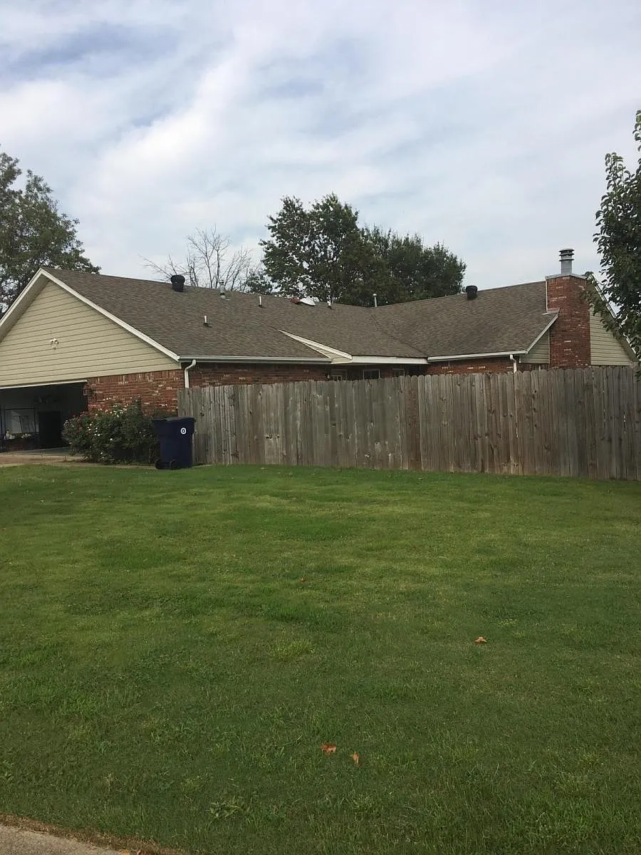 Large Corner Lot - 713 Carter Dr