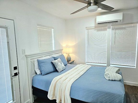 4th image of 1117 Ocean Dr #C