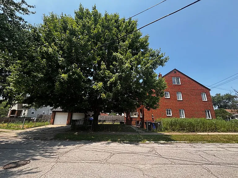 3614 Warren Rd — Photo 4
