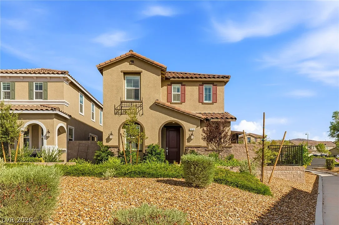 4 bed, 3.0 bath, 2040 sqft, $2,700 — Photo 1