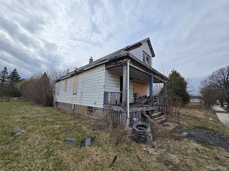 2nd image of 3859 Manistique St