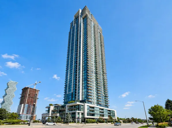 3975 Grand Park Dr #702, Mississauga, ON L5B 0K4