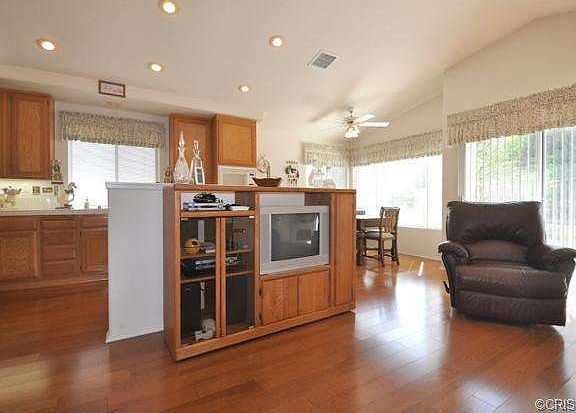 4th image of 28773 Woodside Dr