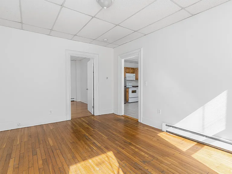 79 Oak St #4 — Photo 6