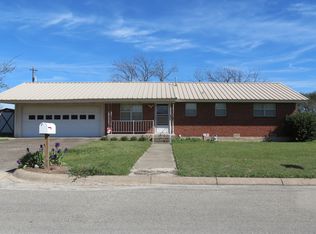 1103 E Gentry St, Hamilton, TX 76531