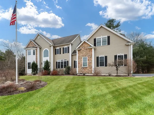 68 Lenox Dr, Franklin, MA 02038