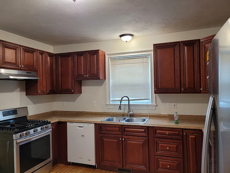 112 Beaverbrook Pkwy #2 — Photo 4