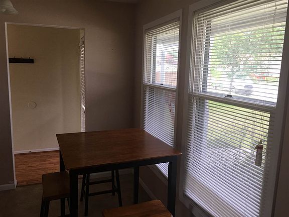 5th image of 417 W Woodcreek Dr