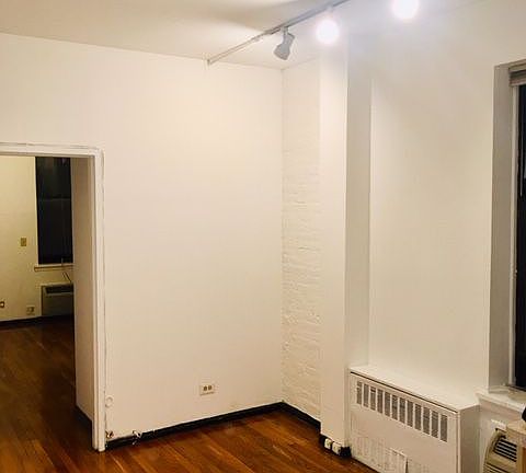 3rd image of 209 E 81st St APT 5D