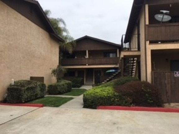2nd image of 616 Oaklawn Ave #4