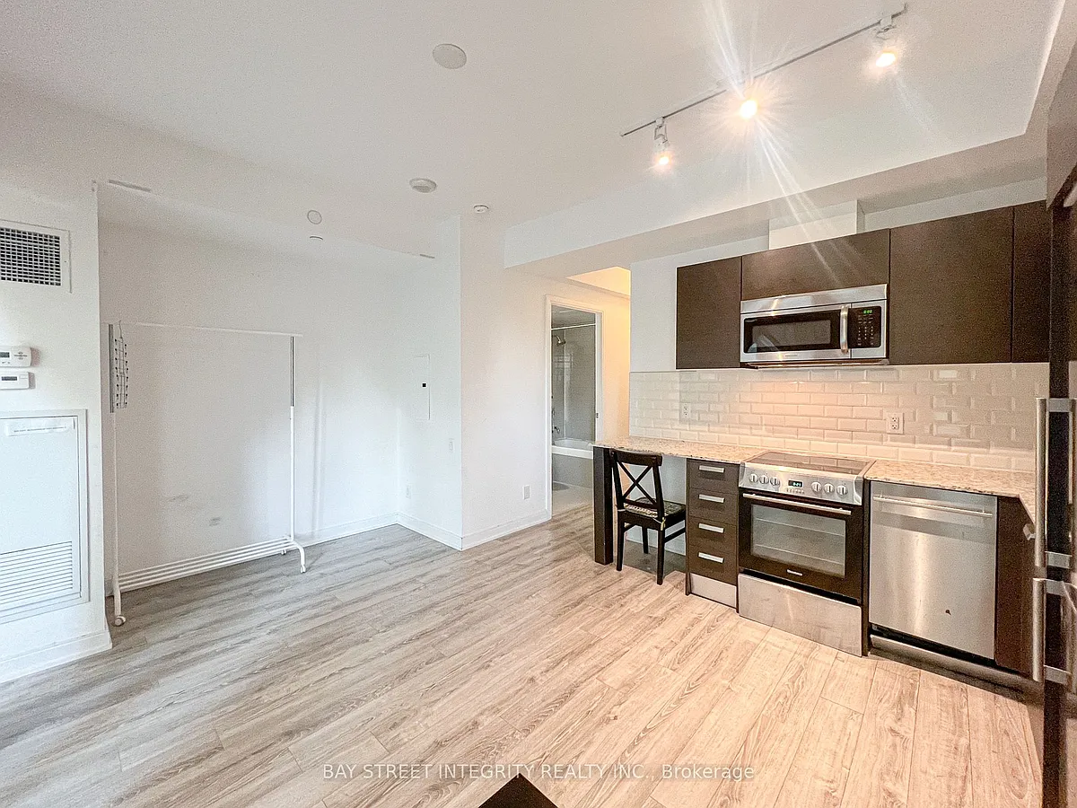 Building Photo - 42 Charles St E #706
