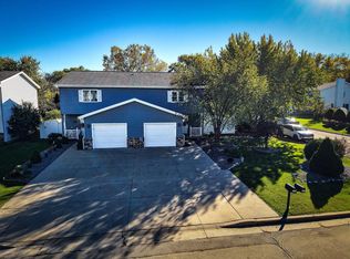 4071 W Mangold Ave, Greenfield, WI 53221