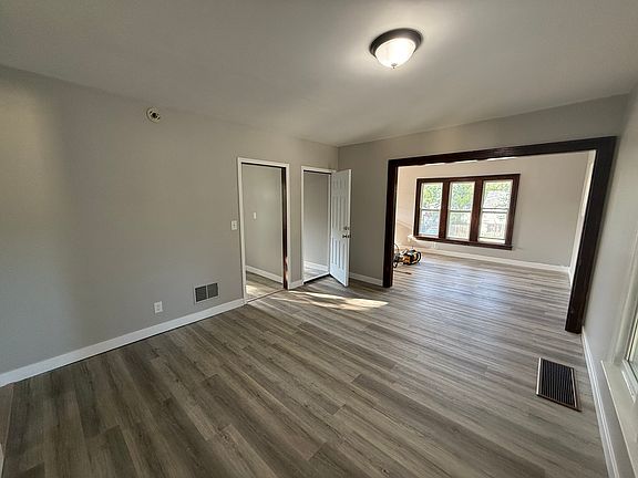 5th image of 1623 Stewart Ave APT 2