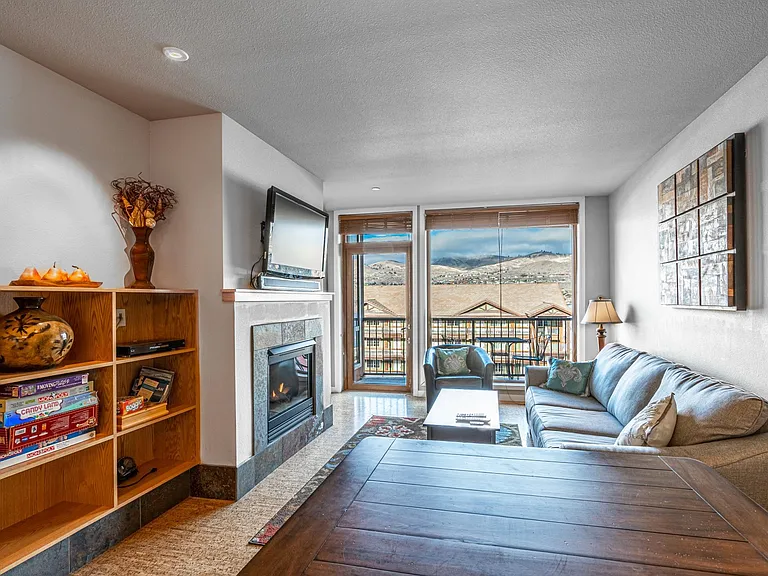 2220 W Woodin Ave #306 — Photo 6
