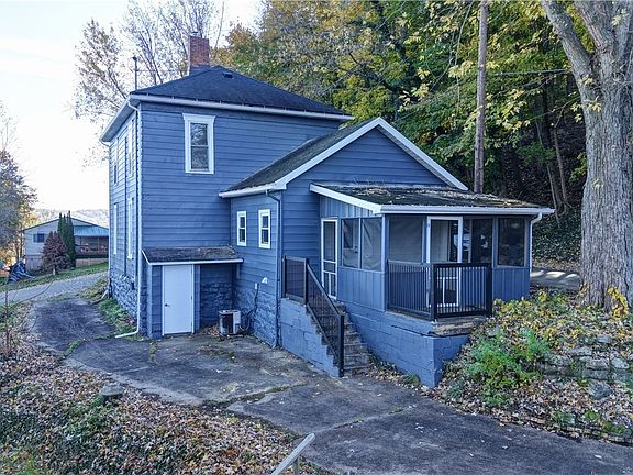 3rd image of 140 S Main St
