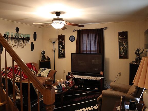 4th image of 524 S Church St