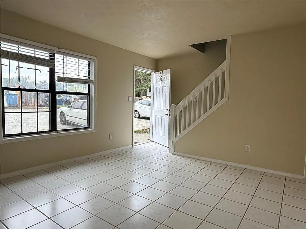 2 bed, 2.5 bath, 1200 sqft, $1,550 — Photo 3