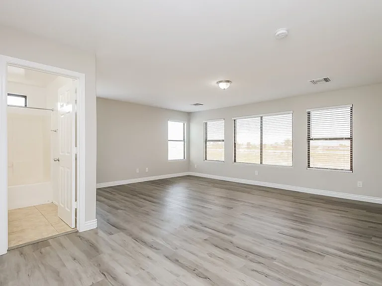 2191 E Greenlee Ave — Photo 13