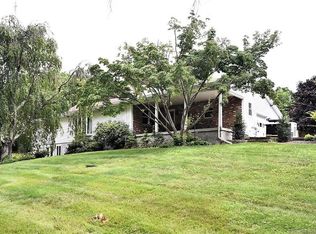 207 Butlertown Rd, Waterford, CT 06385