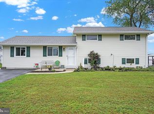 3151 Lark Dr, York, PA 17404