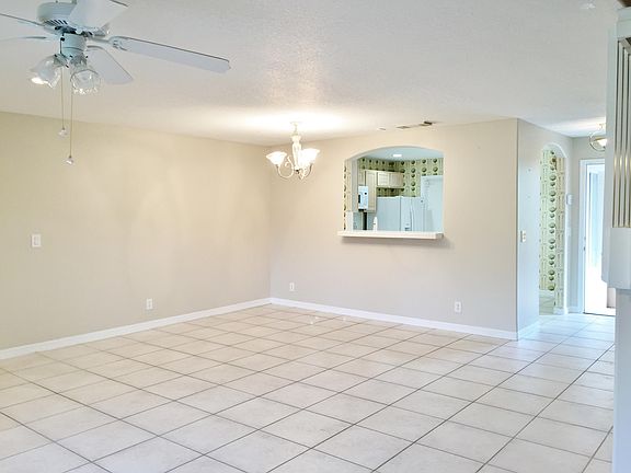 4th image of 4811 Pinemore Ln