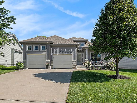 2nd image of 7966 Ponderosa Dr