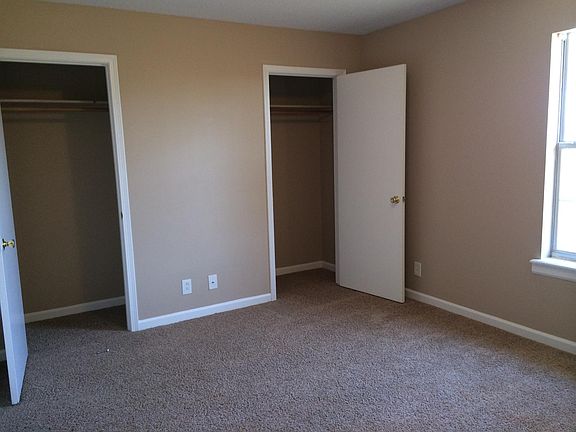 2nd image of 2446 Caroline Dr