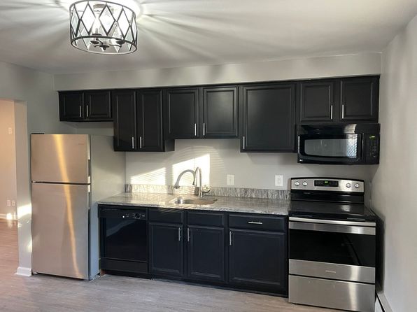649 W Maple Rd APT 3