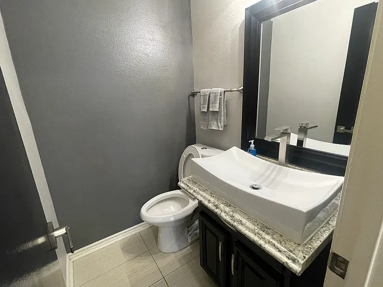 21634 Longwood — Photo 79