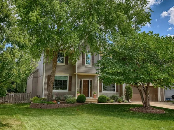 14631 S Acuff Ln, Olathe, KS 66062