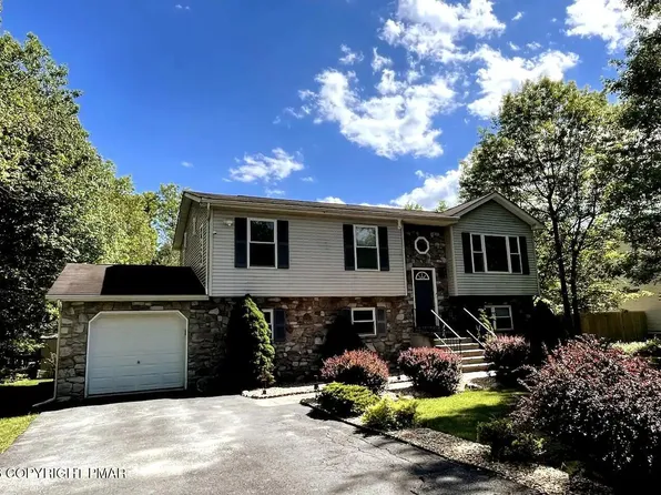 1216 S Glade Dr, Long Pond, PA 18334