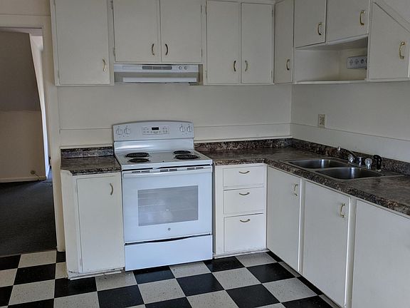 kitchen view into living rm