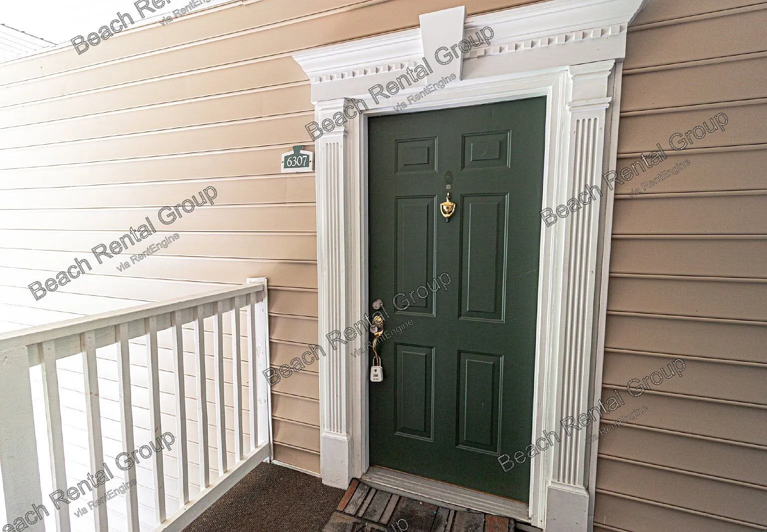 3 bed, 2.0 bath, 1300 sqft, $1,795 — Photo 2