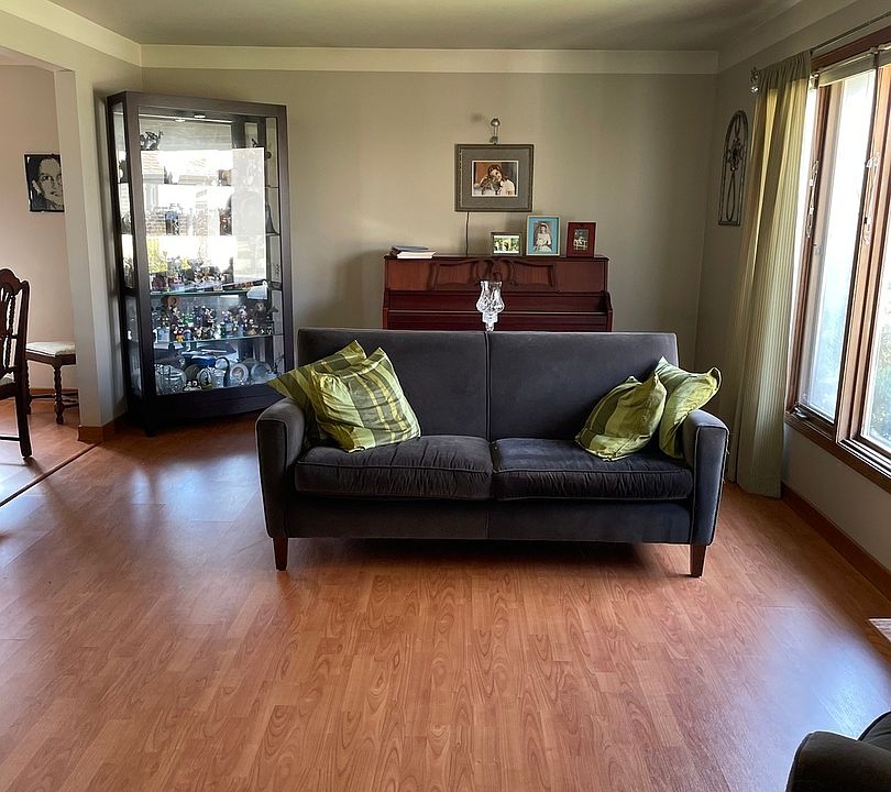 2nd image of 15517 Badger Ln