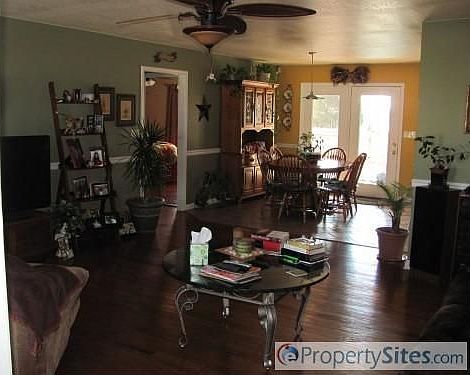 3rd image of 229 Susie Dr