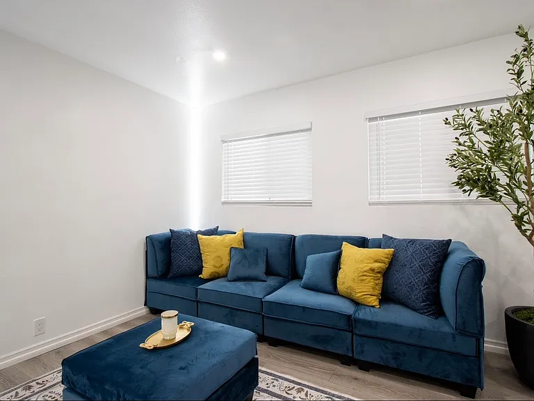 939 N Oxford Ave #3A — Photo 2