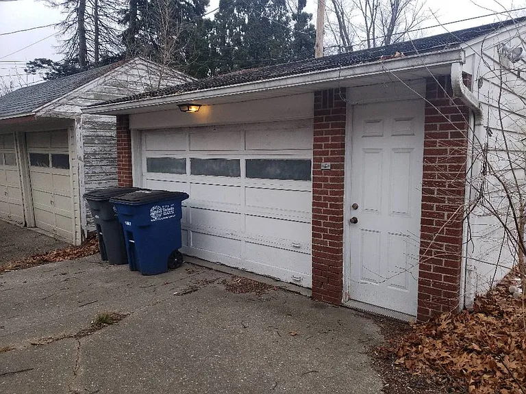 2653 Letchworth Pkwy — Photo 9